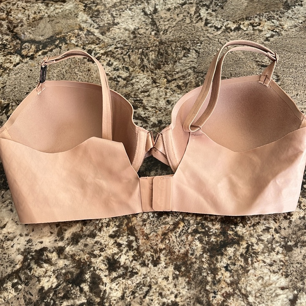 Victoria Secret nude bra, size 36C, NWT - Picture 4 of 5